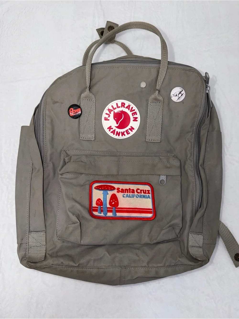 Fjallraven Kanken Classic Backpack Gray with Santa Cruz Patch & Bowie Pins